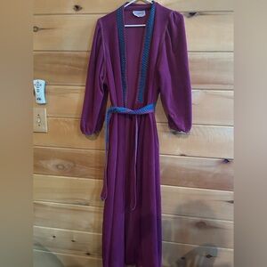 Vintage Kayser long robe size Large